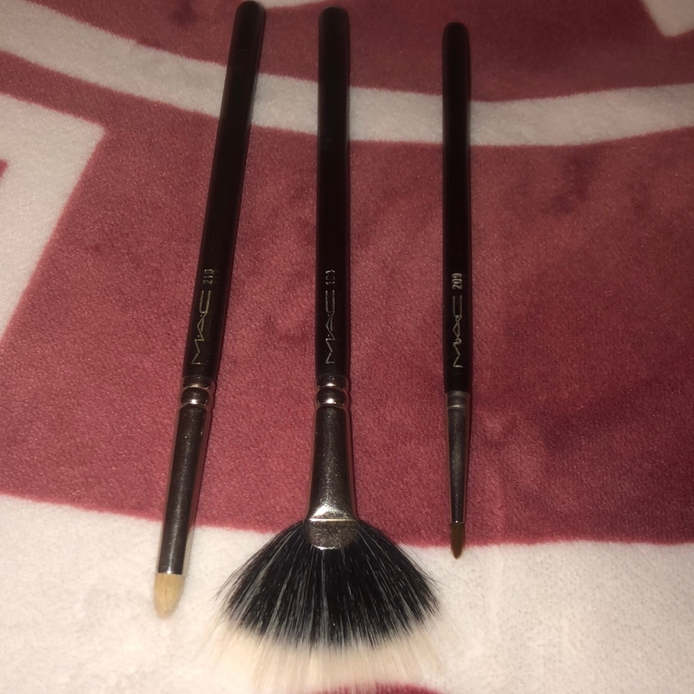 3 MAC Brushes